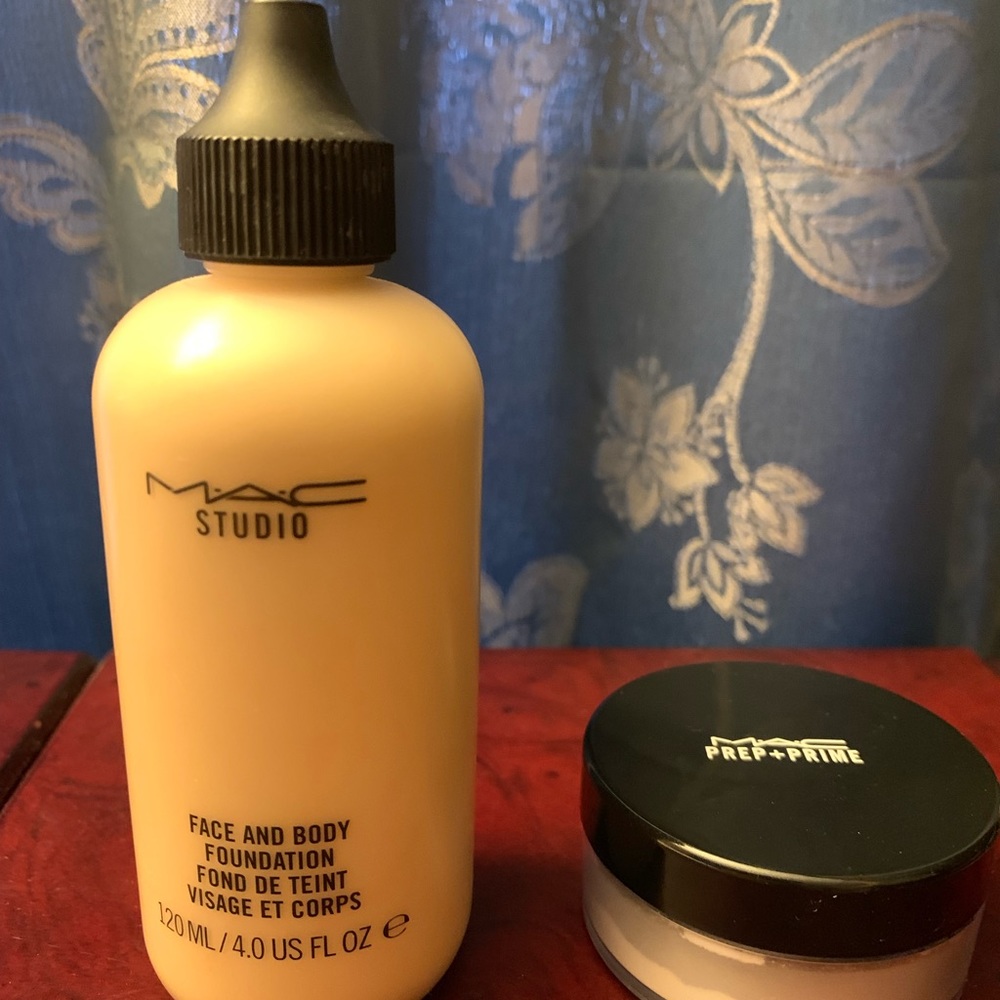 MAC Cosmetics Face and Body Foundation Bundle